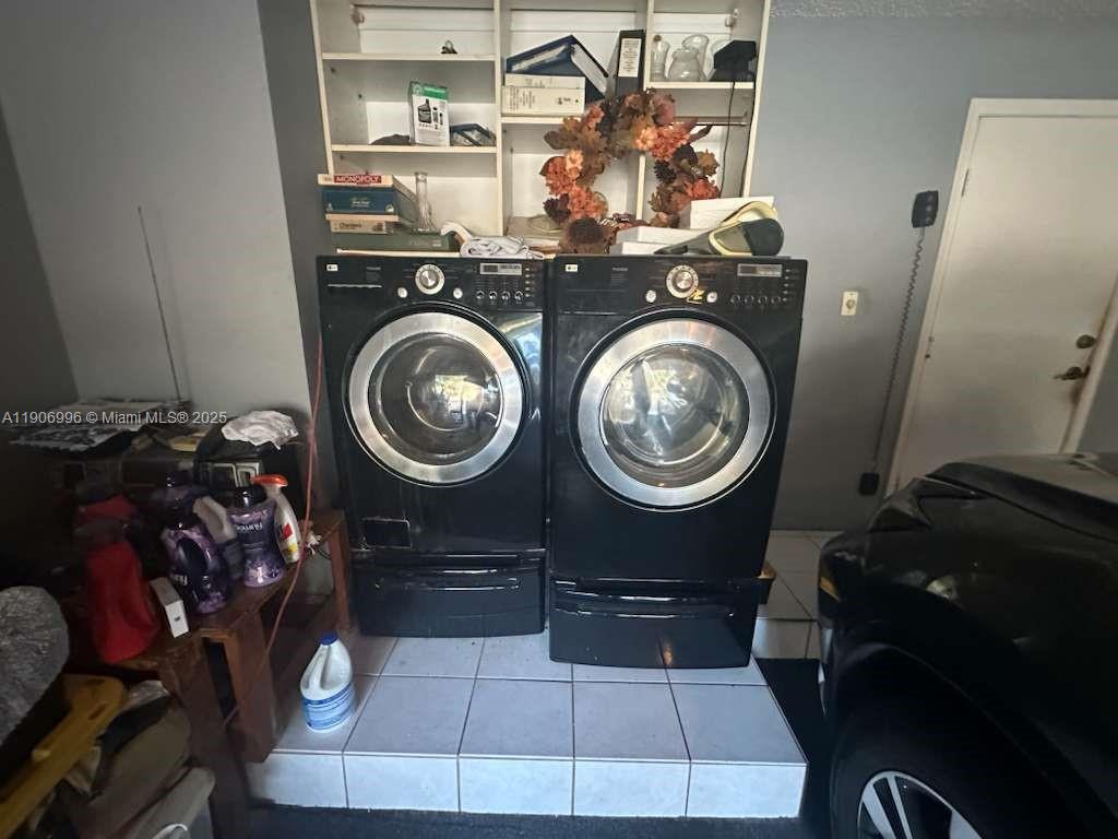 CENTRAL PARK LAKE - Residential