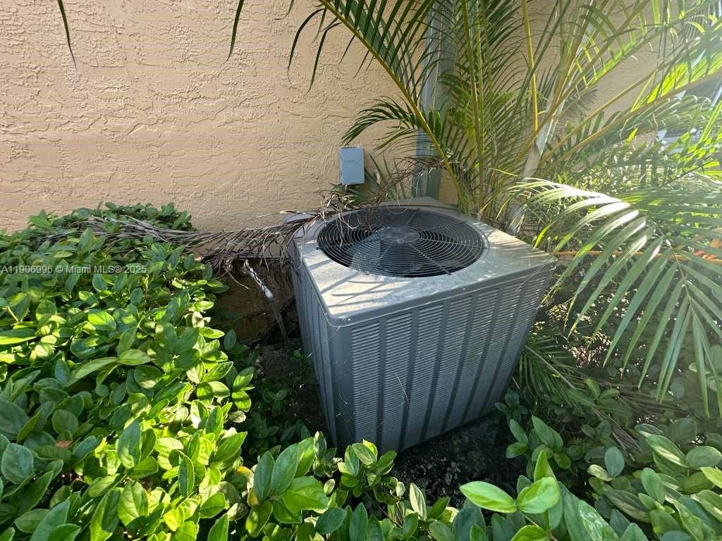 CENTRAL PARK LAKE - Residential