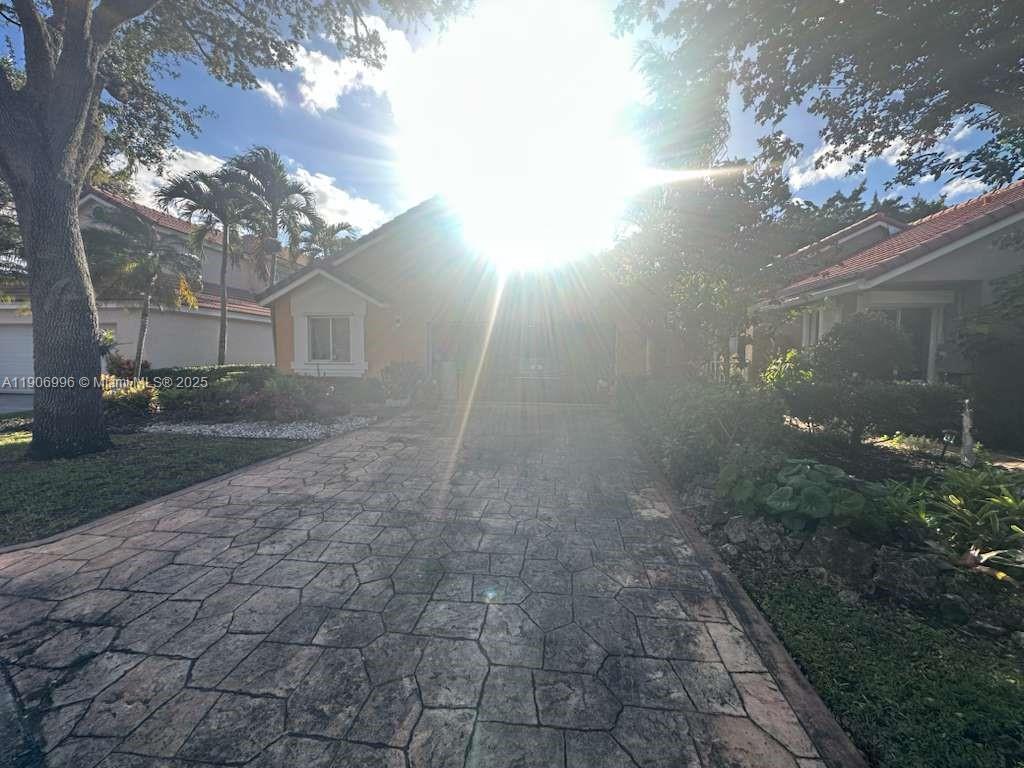 CENTRAL PARK LAKE - Residential