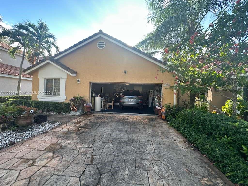 CENTRAL PARK LAKE - Residential