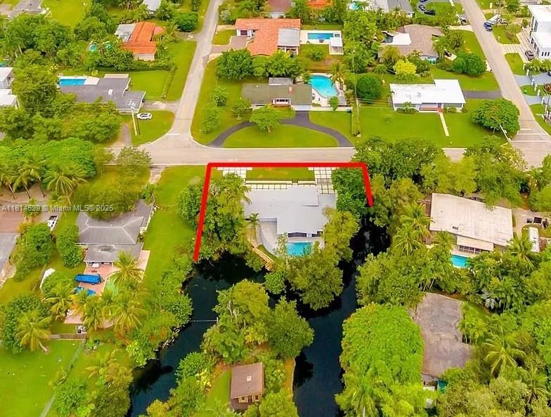 6025 SW 72nd Ave -