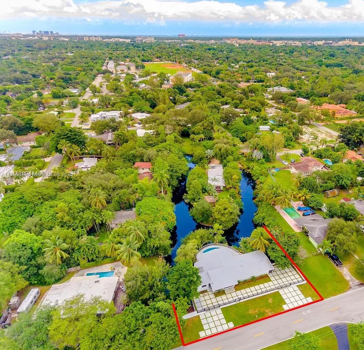 6025 SW 72nd Ave -