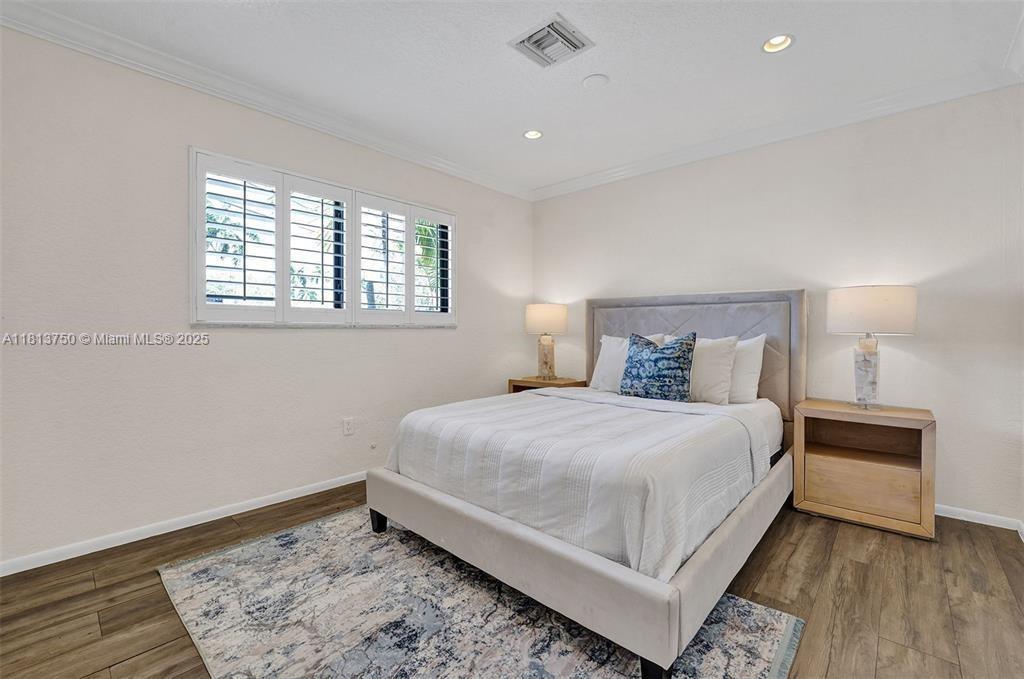 LAUDERDALE PARK 6-33 1/2 - Residential