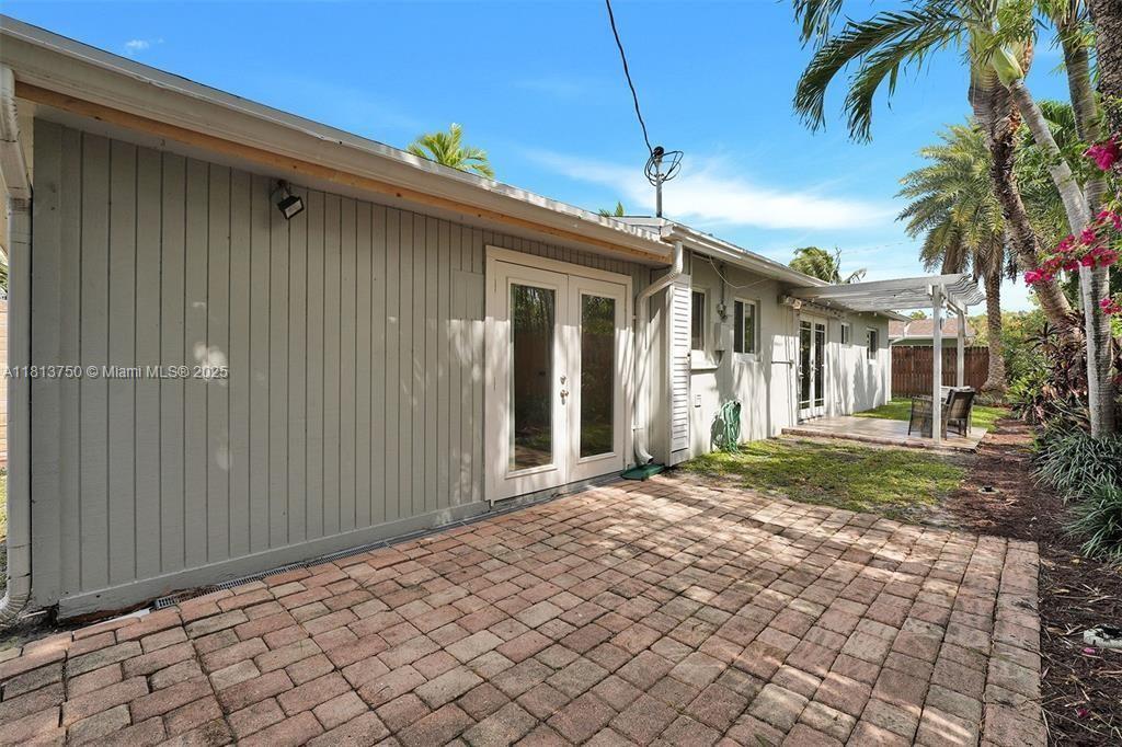 LAUDERDALE PARK 6-33 1/2 - Residential