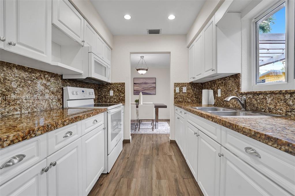 LAUDERDALE PARK 6-33 1/2 - Residential