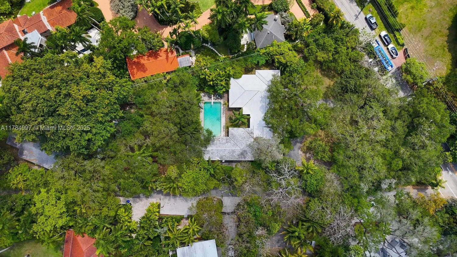 Miami, Florida 33133, United States, 7 Bedrooms Bedrooms, ,4 BathroomsBathrooms,Residential,Pending,112166