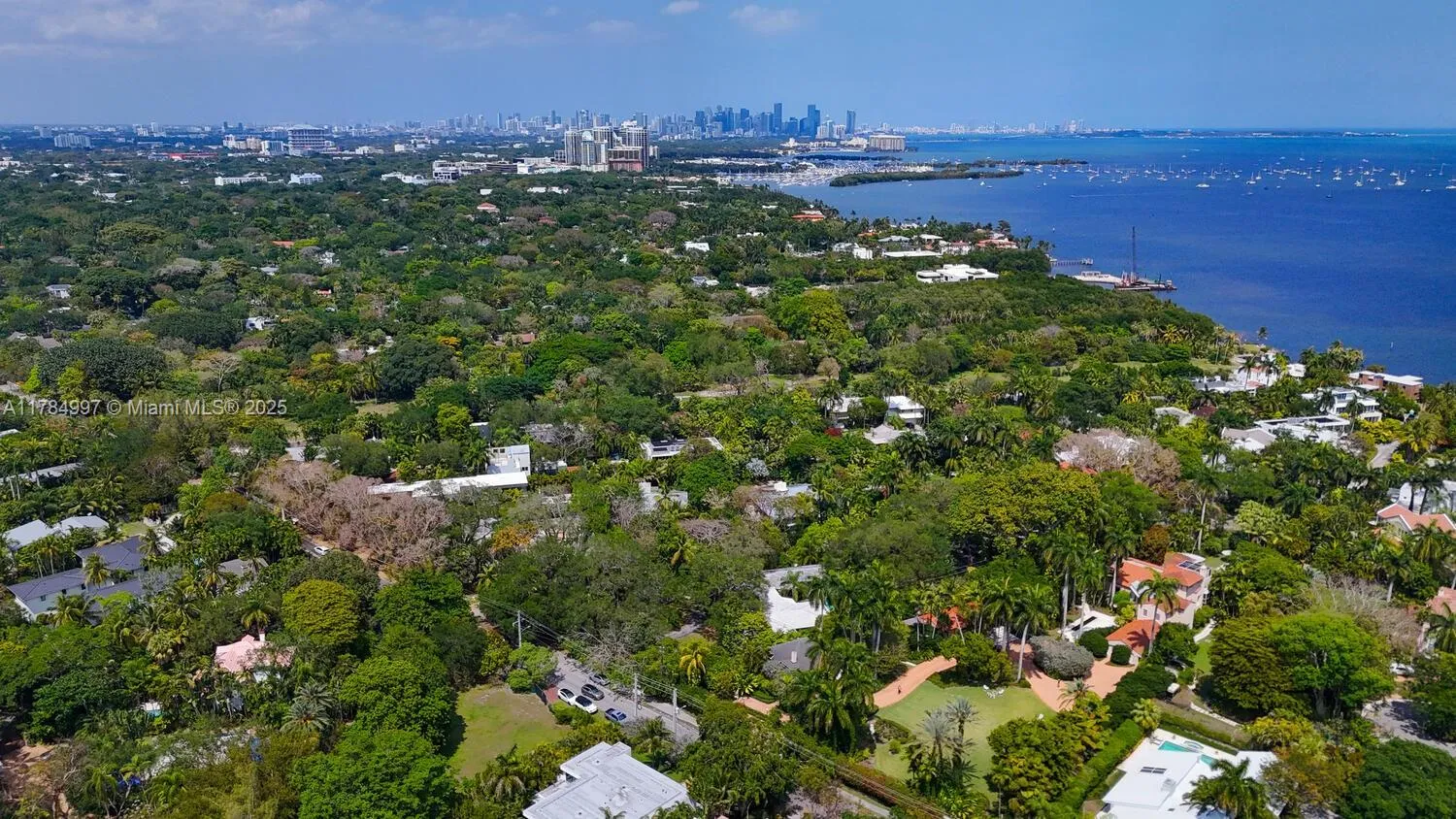 Miami, Florida 33133, United States, 7 Bedrooms Bedrooms, ,4 BathroomsBathrooms,Residential,Pending,112166