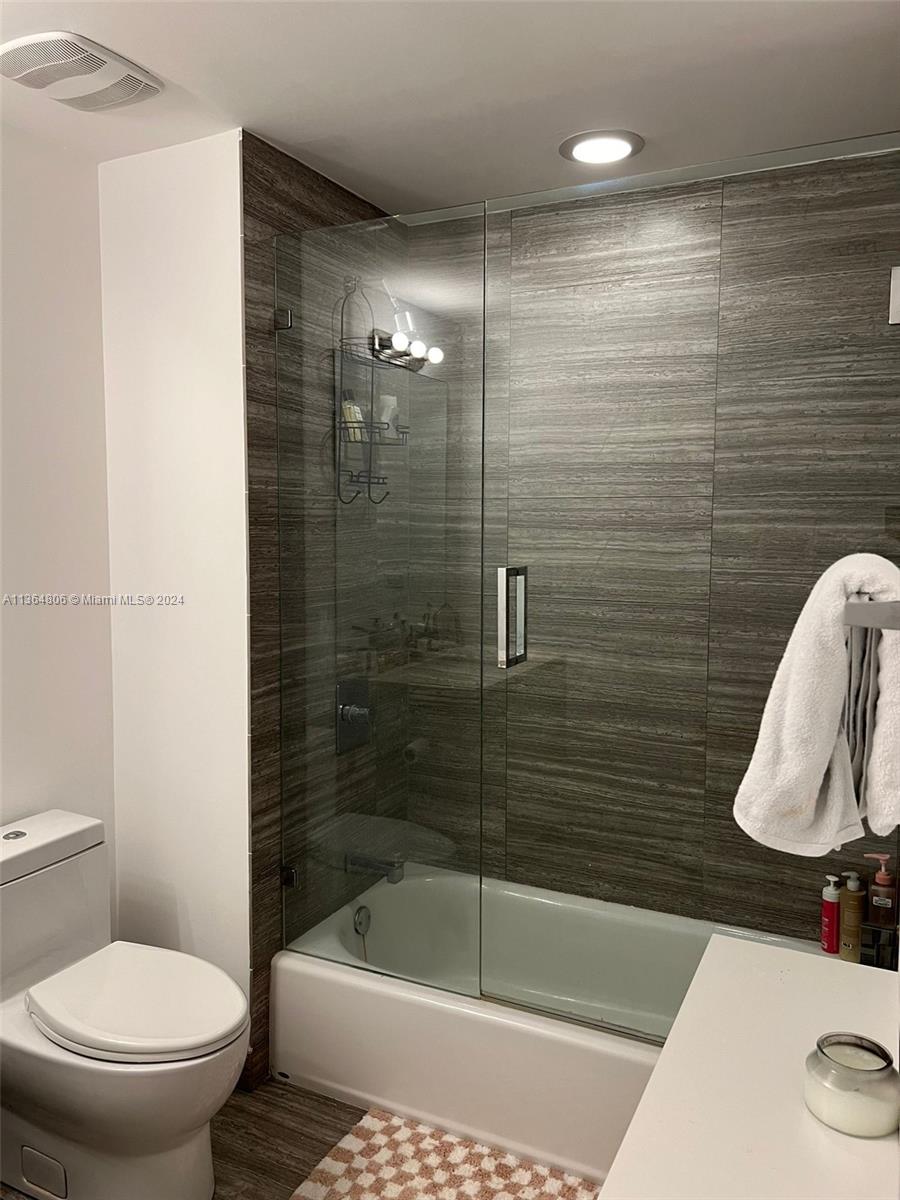 1010 Brickell Ave 2010
