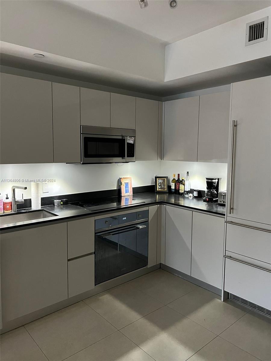 1010 BRICKELL CONDO - Residential