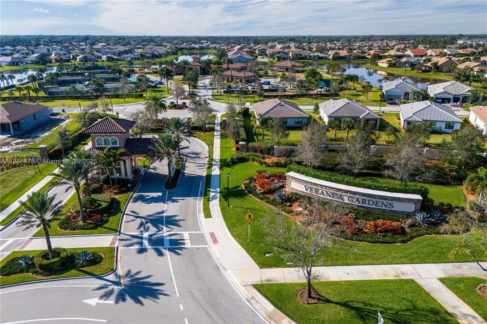 427 SE Vallarta Dr