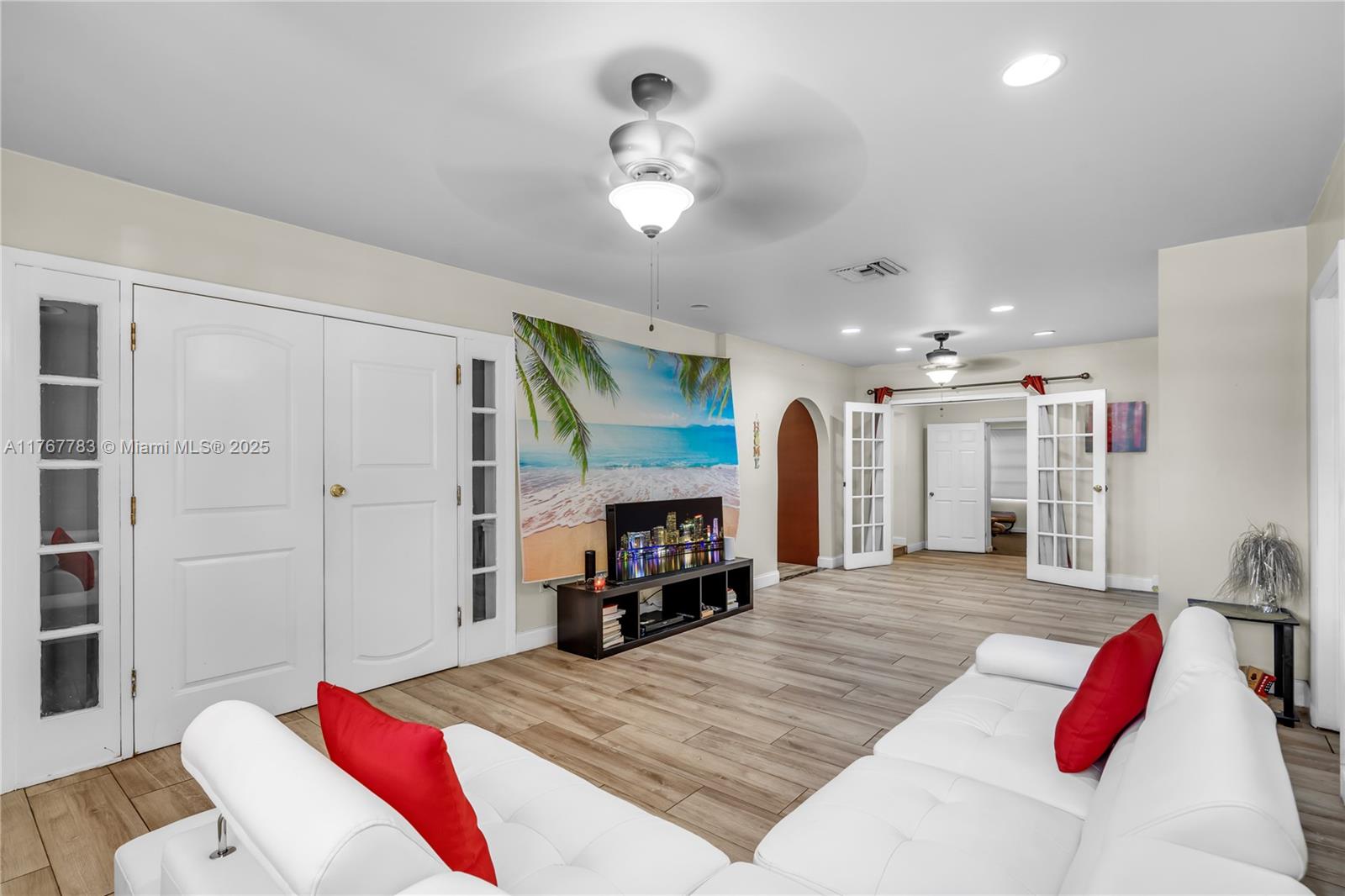LINWOOD GARDENS - Residential
