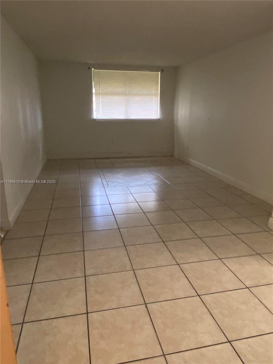 Photo 1 of 666 W 81st St 127, Hialeah, Florida, $195,000, Web #: 11786615