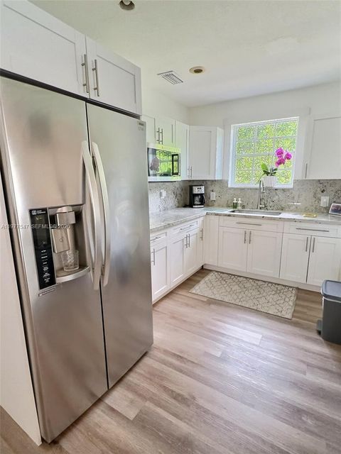 Tiny photo for 3911 SW 61st Ave, Miami, FL 33155 (MLS # A11977547)