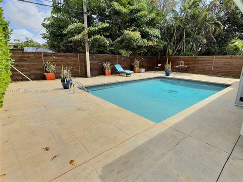 Tiny photo for 3911 SW 61st Ave, Miami, FL 33155 (MLS # A11977547)