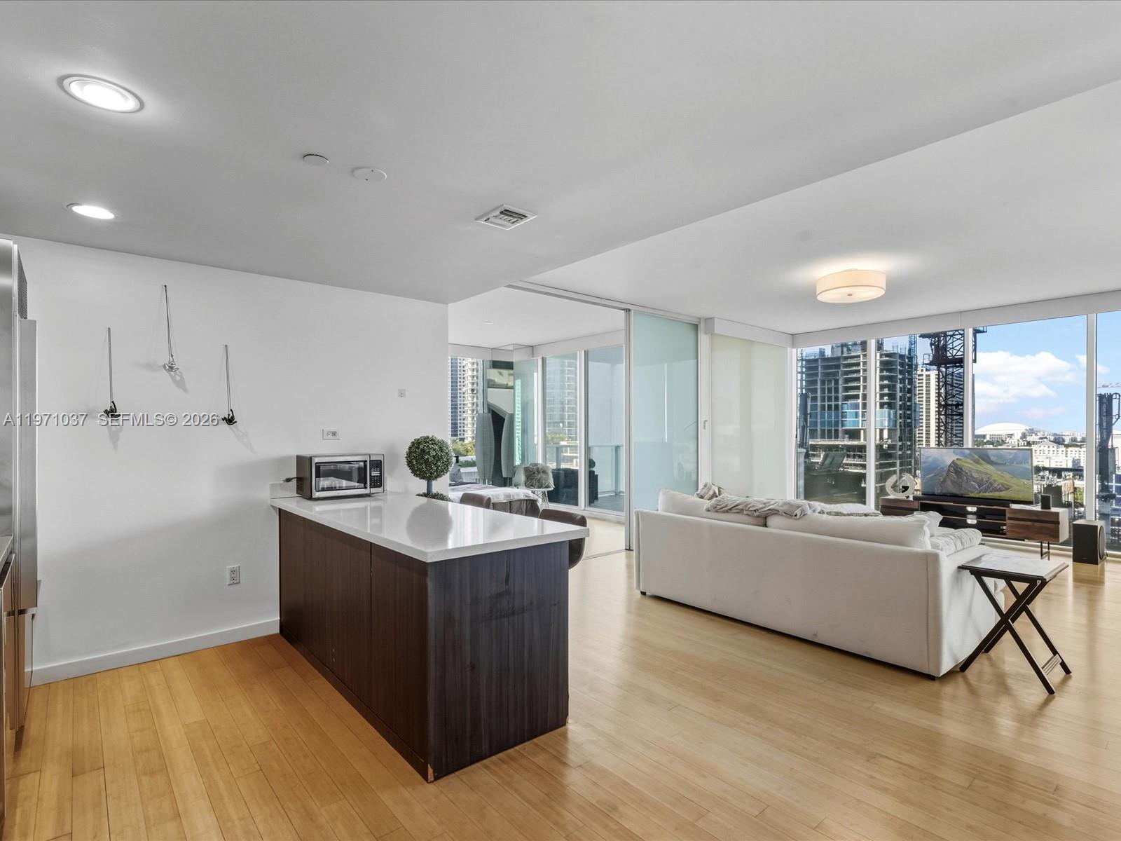 TEN MUSEUM PK RESIDENTIAL - Residential