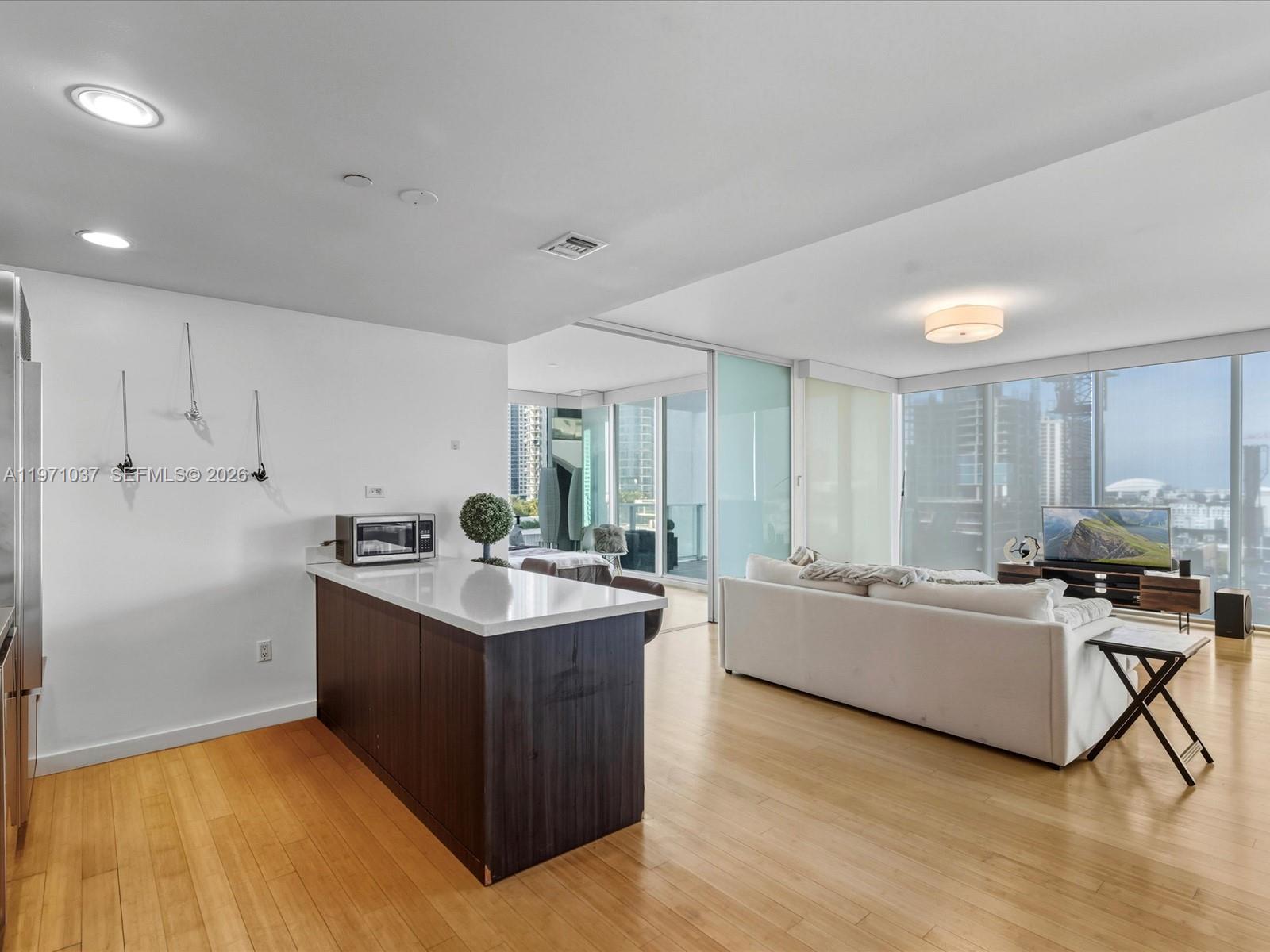 TEN MUSEUM PK RESIDENTIAL - Residential