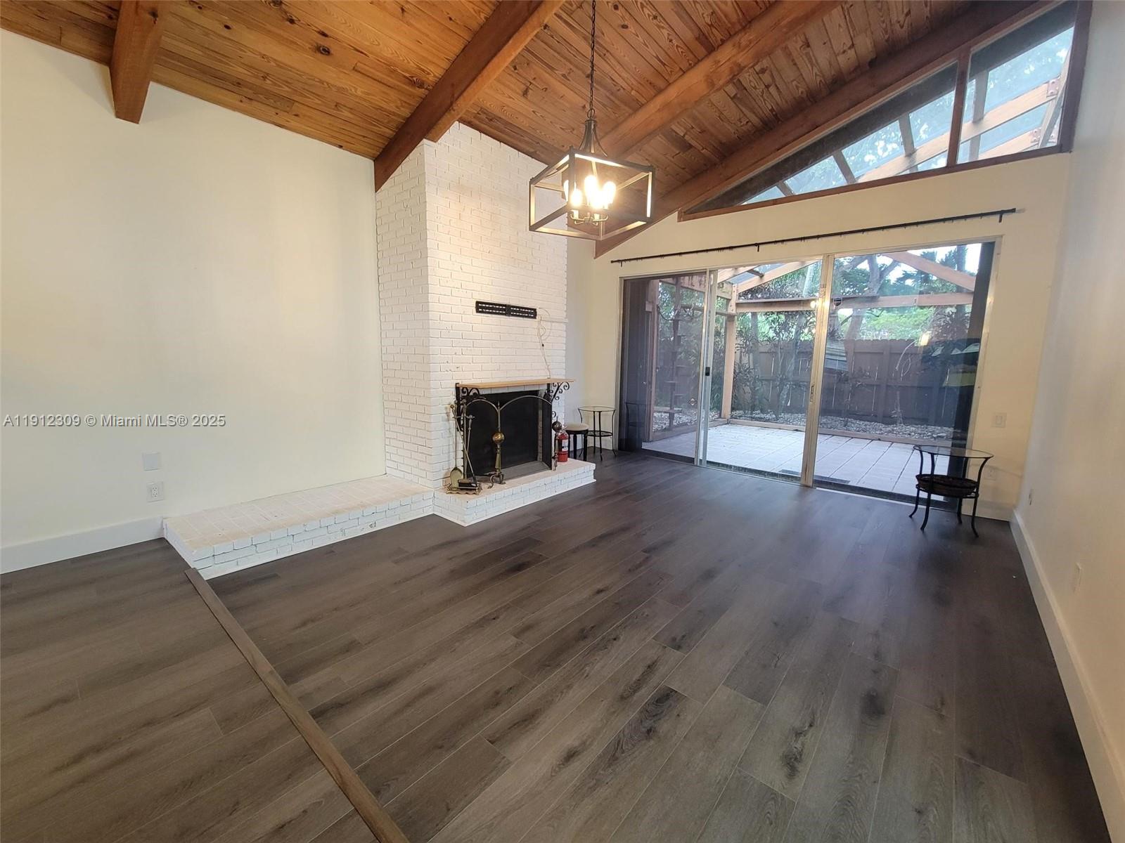 KILLIAN PINES TOWNHOUSES - Residential