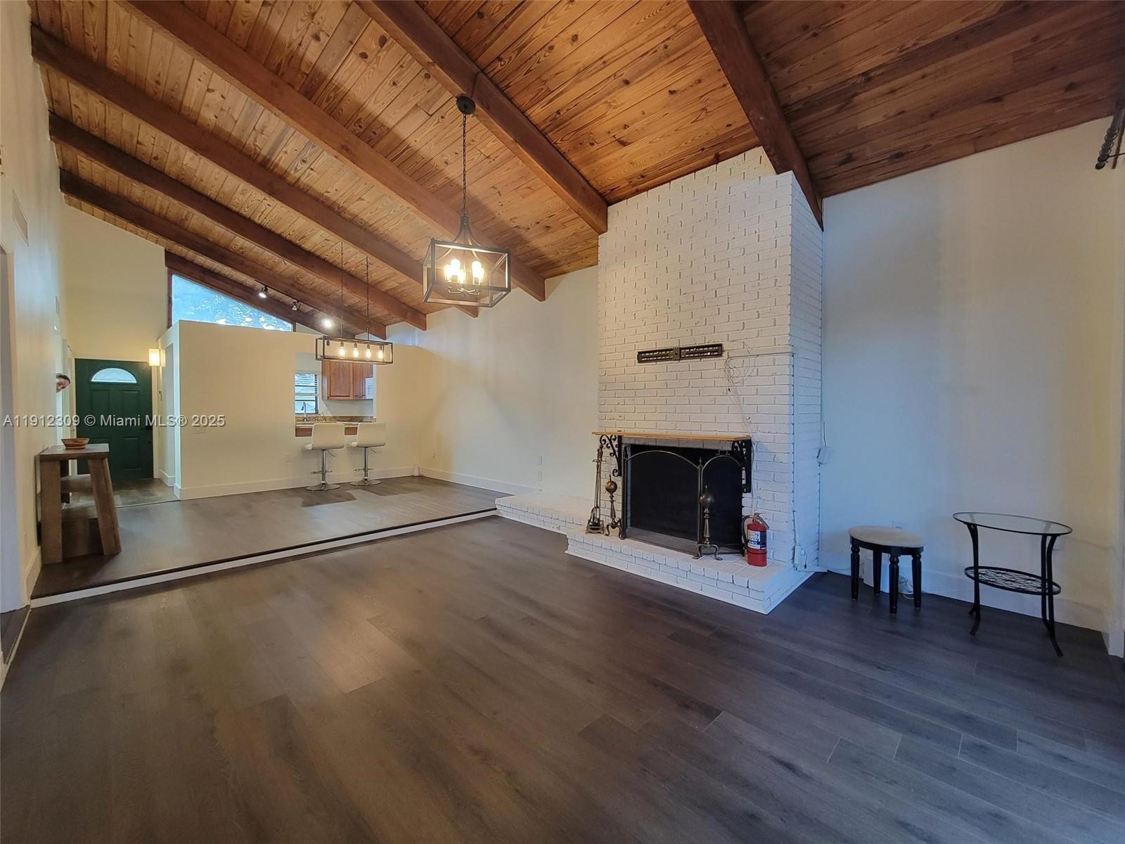 KILLIAN PINES TOWNHOUSES - Residential