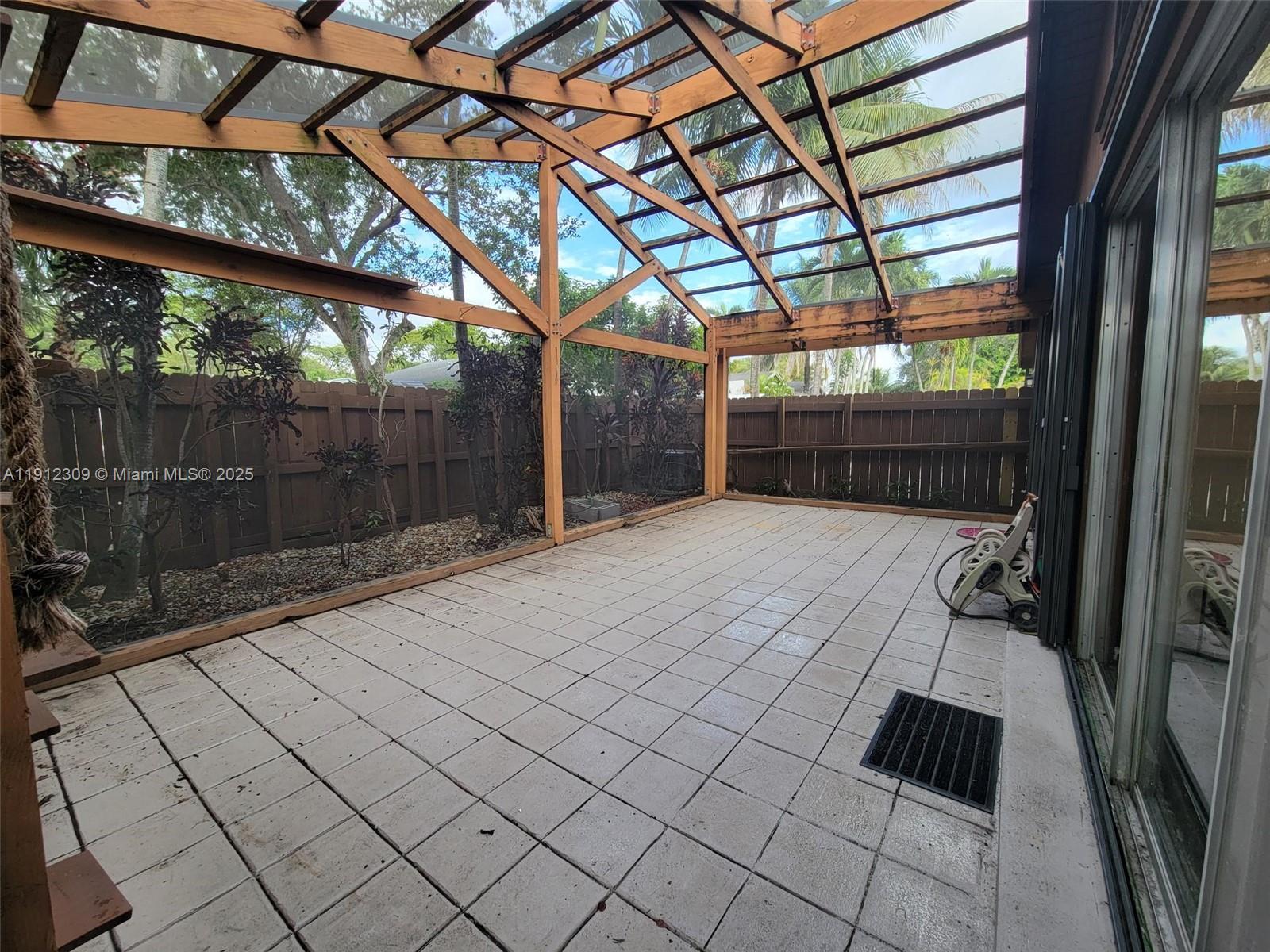 KILLIAN PINES TOWNHOUSES - Residential