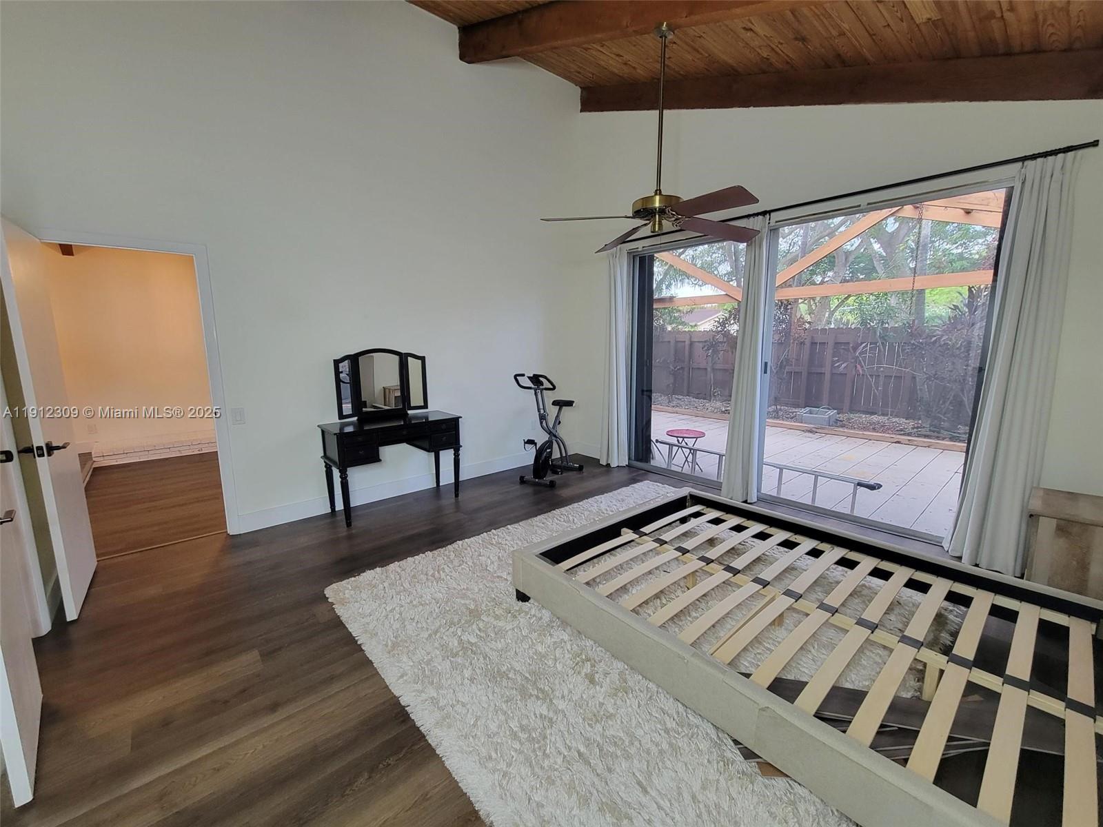 KILLIAN PINES TOWNHOUSES - Residential