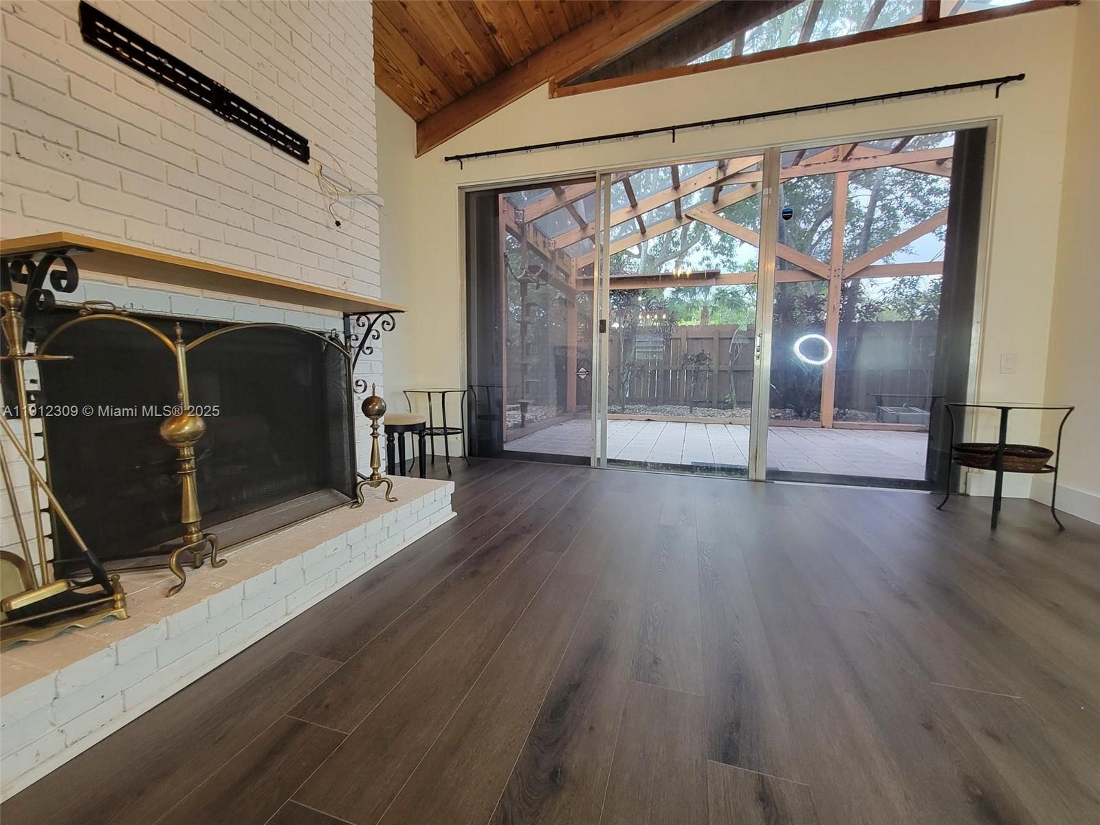 KILLIAN PINES TOWNHOUSES - Residential