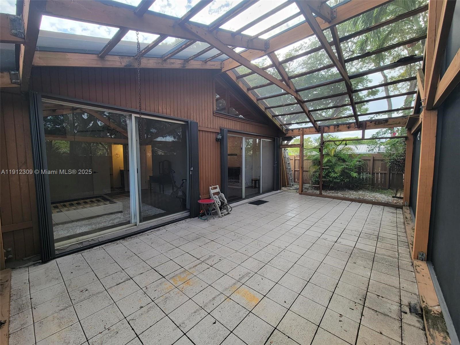 KILLIAN PINES TOWNHOUSES - Residential