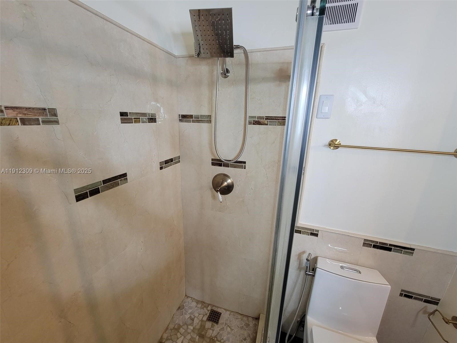 KILLIAN PINES TOWNHOUSES - Residential