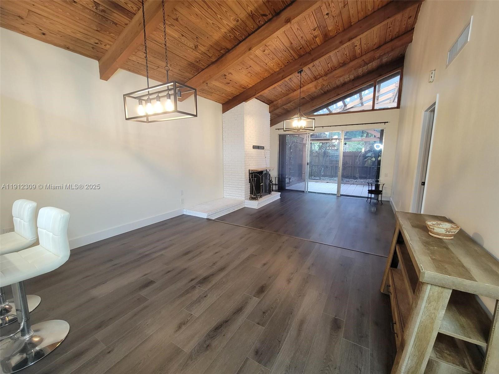 KILLIAN PINES TOWNHOUSES - Residential