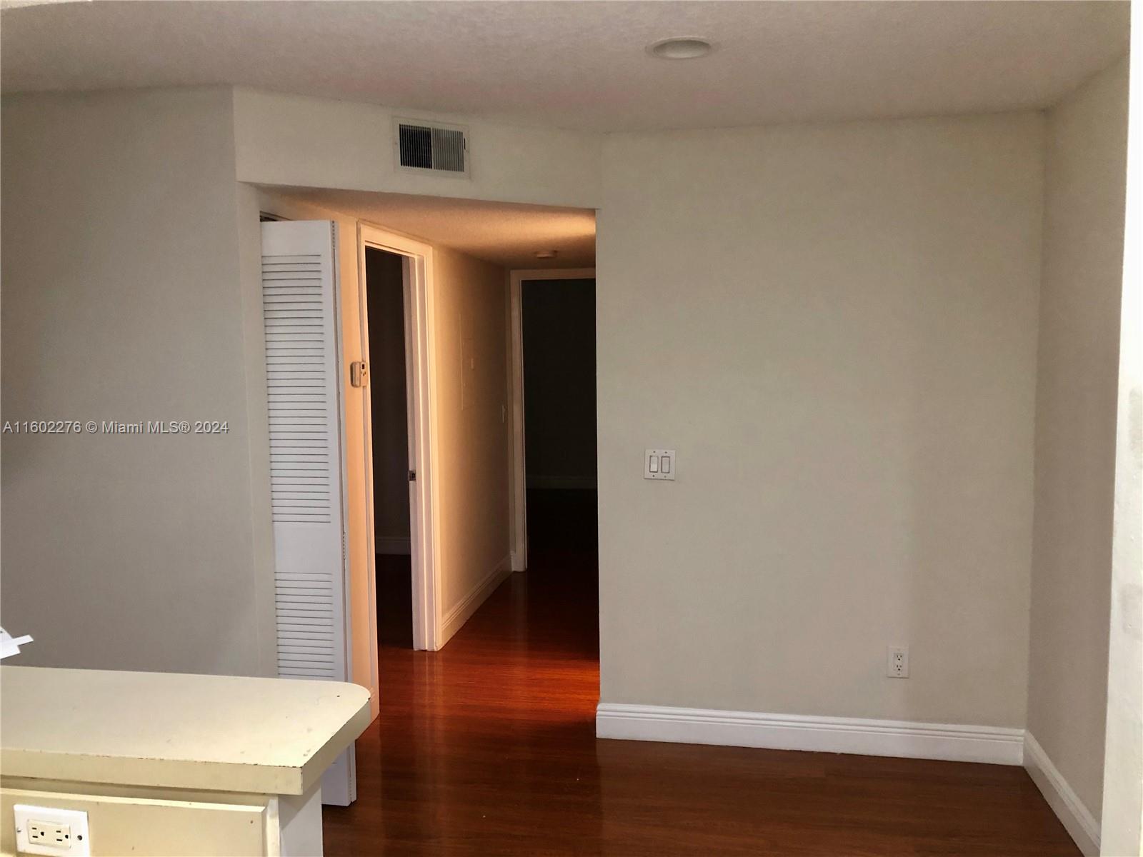 ROYAL POINCIANA CONDO - Residential Lease