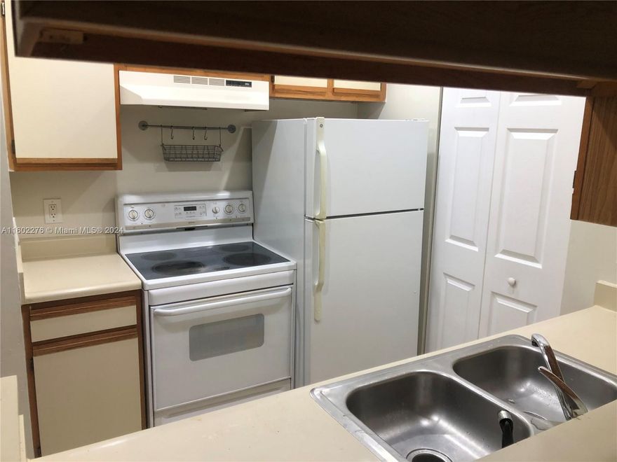 Nice and clean 2/1/1 unit on the 2nd floor into a gated community at Royal Poinciana Condominium. laminate and tile floorings, recently painted, screened balcony, full size Washer & dryer inside the unit. Enjoy resort style amenities such as a swimming pool, fitness center and clubhouse. Close to highways, shopping malls and schools. Water is included.