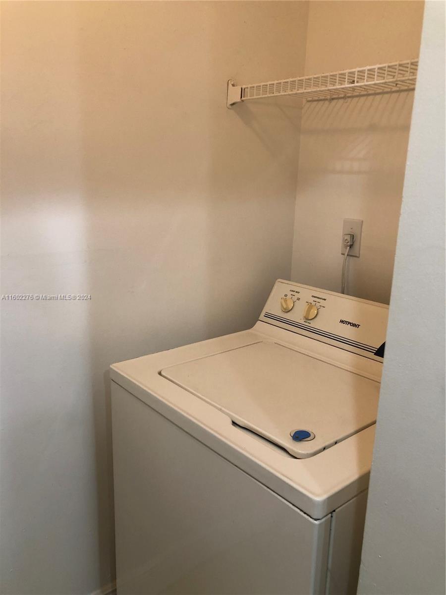 ROYAL POINCIANA CONDO - Residential Lease