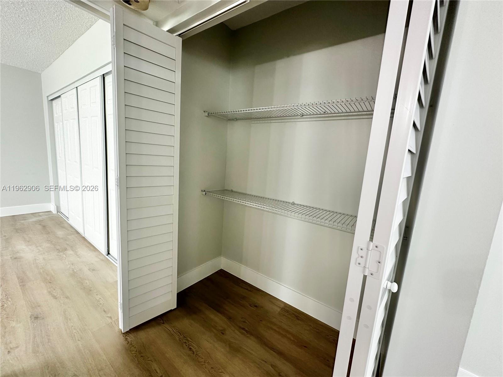 OAKRIDGE N CONDO - Residential