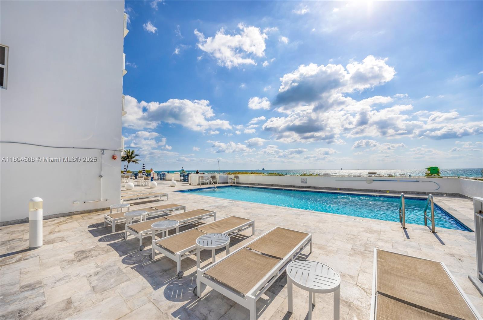 THE PRESIDENTIAL CONDO - Residential Lease