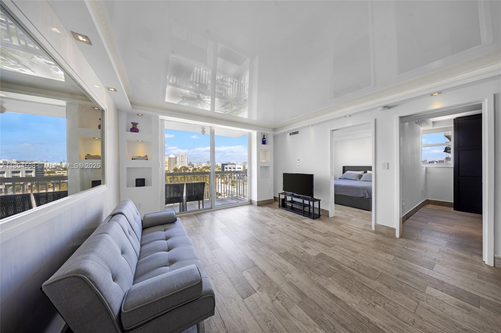 THE PRESIDENTIAL CONDO - Residential Lease