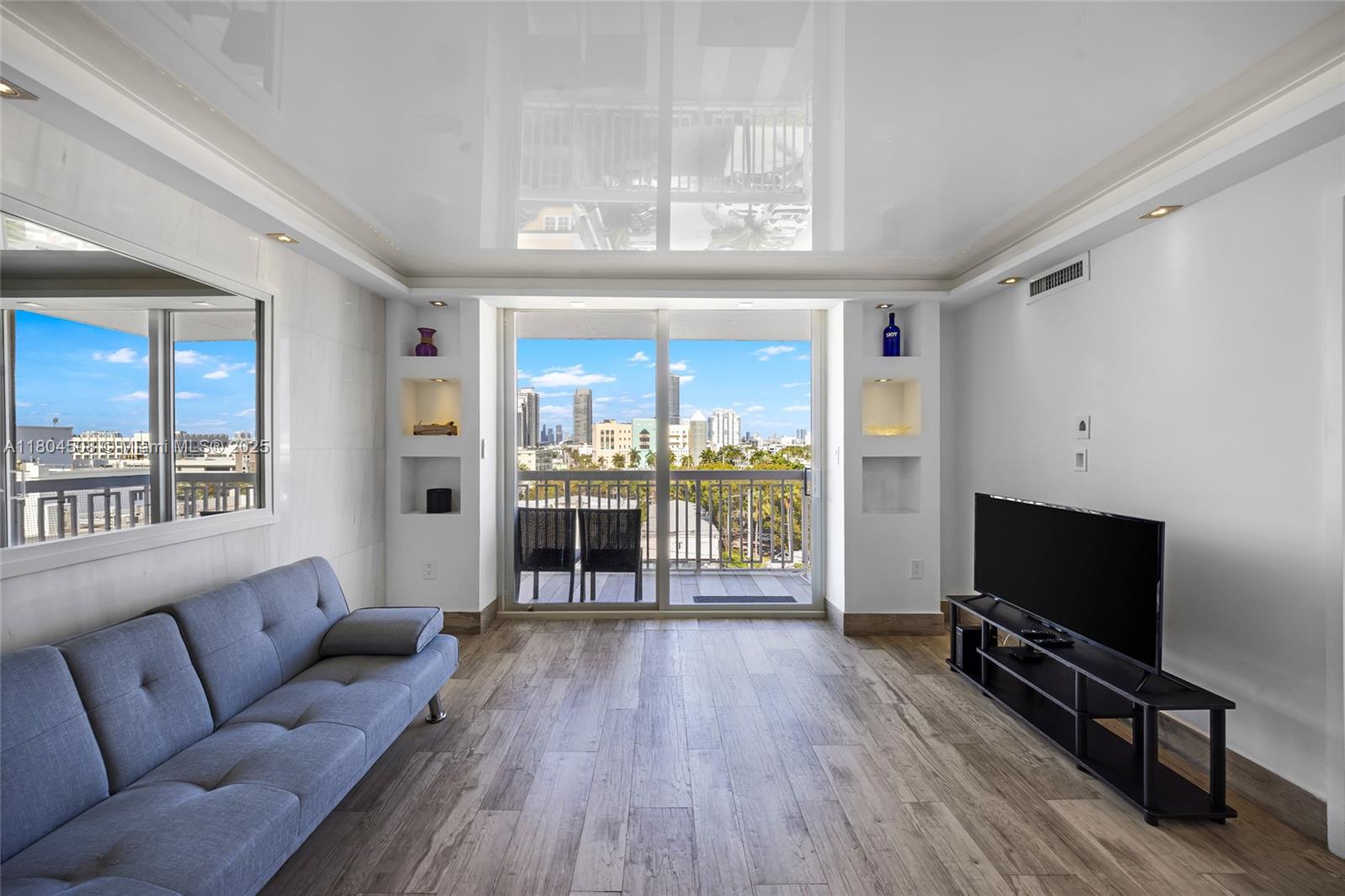 THE PRESIDENTIAL CONDO - Residential Lease