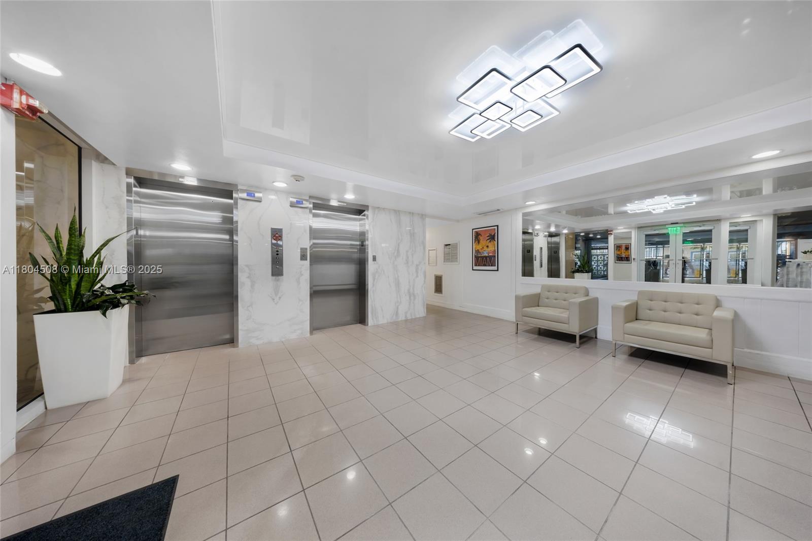 THE PRESIDENTIAL CONDO - Residential Lease