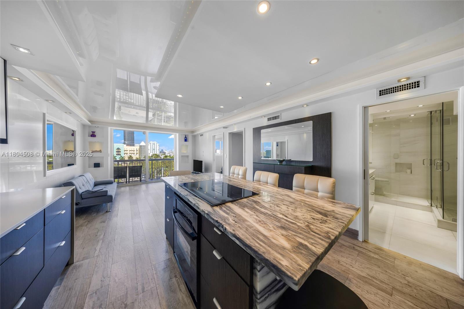Rental Property at 401 Ocean Dr 801, Miami Beach, Miami-Dade County, Florida - Bedrooms: 1 
Bathrooms: 1  - $3,950 MO.