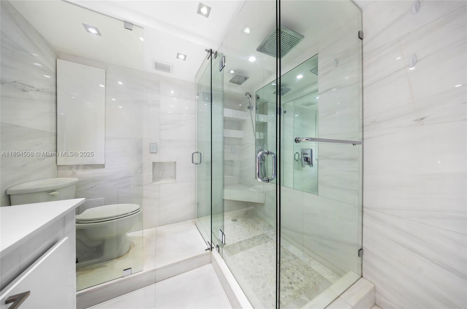 THE PRESIDENTIAL CONDO - Residential Lease