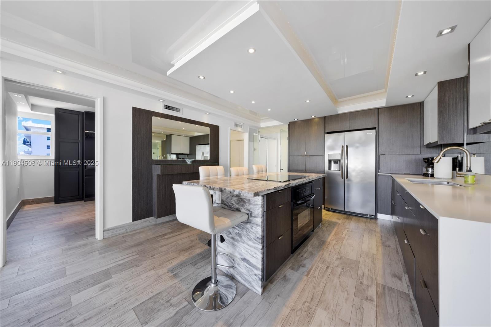 THE PRESIDENTIAL CONDO - Residential Lease