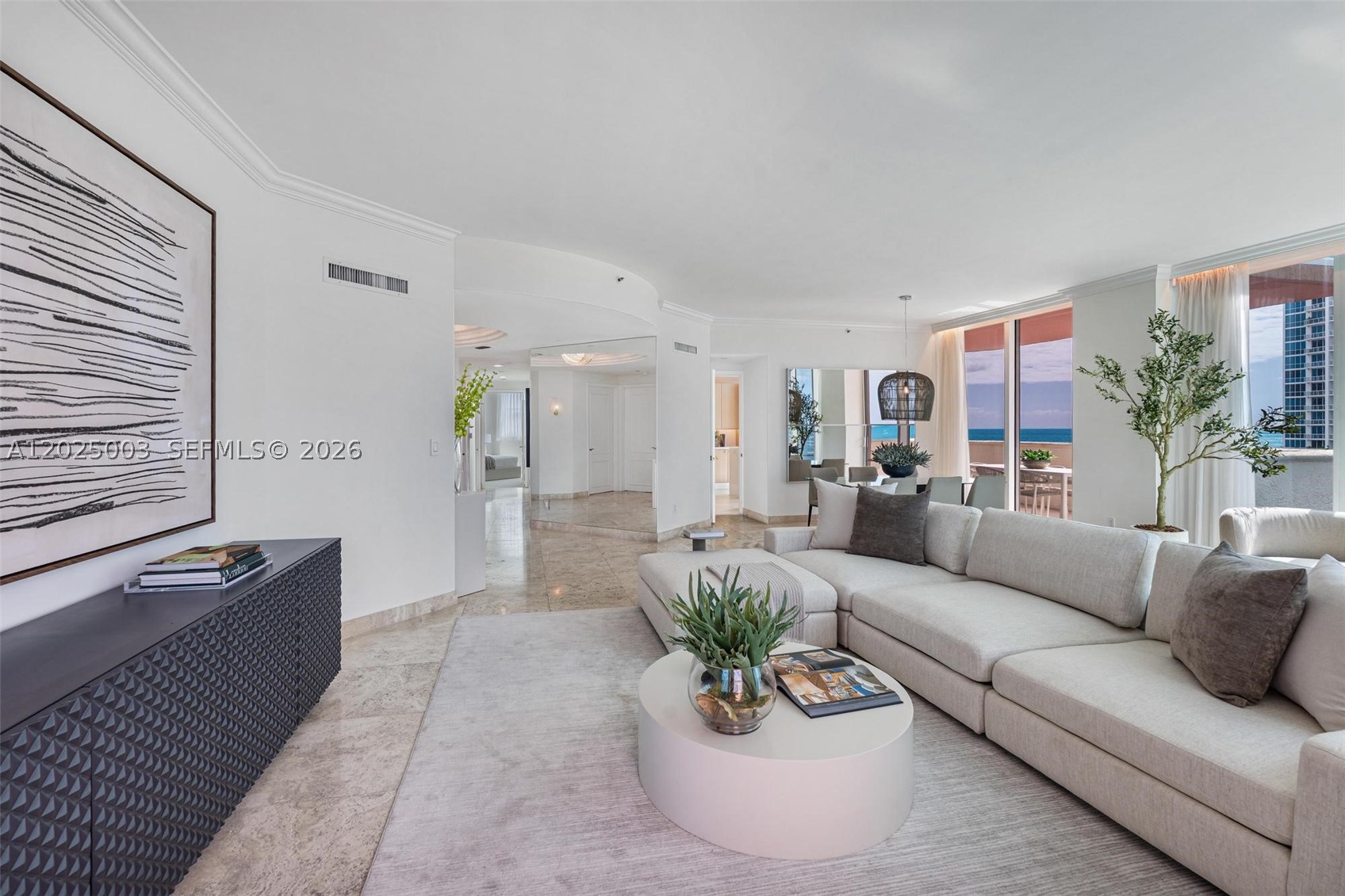 300 S Pointe Dr 1001