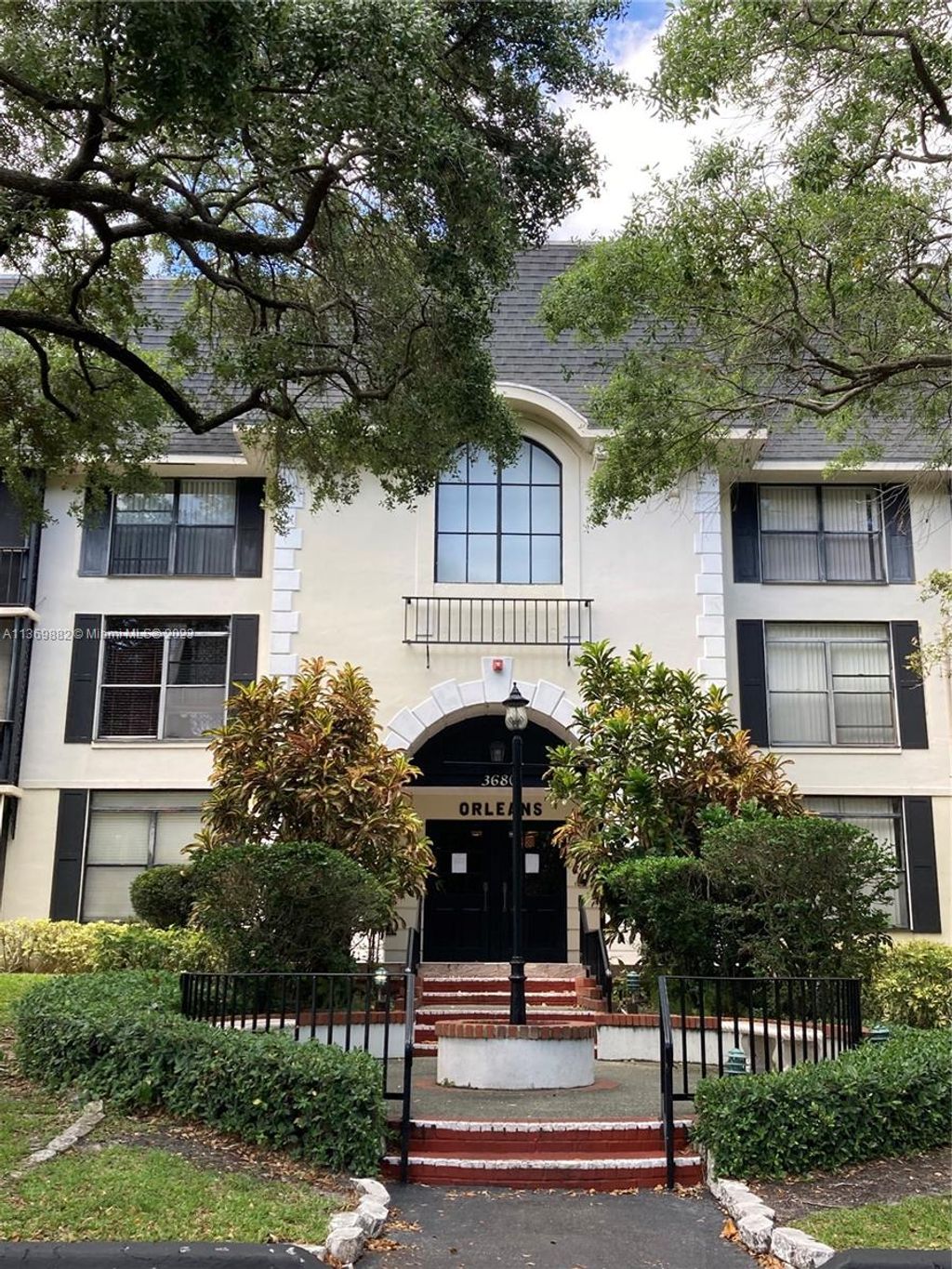 Photo of 3680 Inverrary Dr #2Q, Lauderhill, FL 33319 (MLS # A11369882)