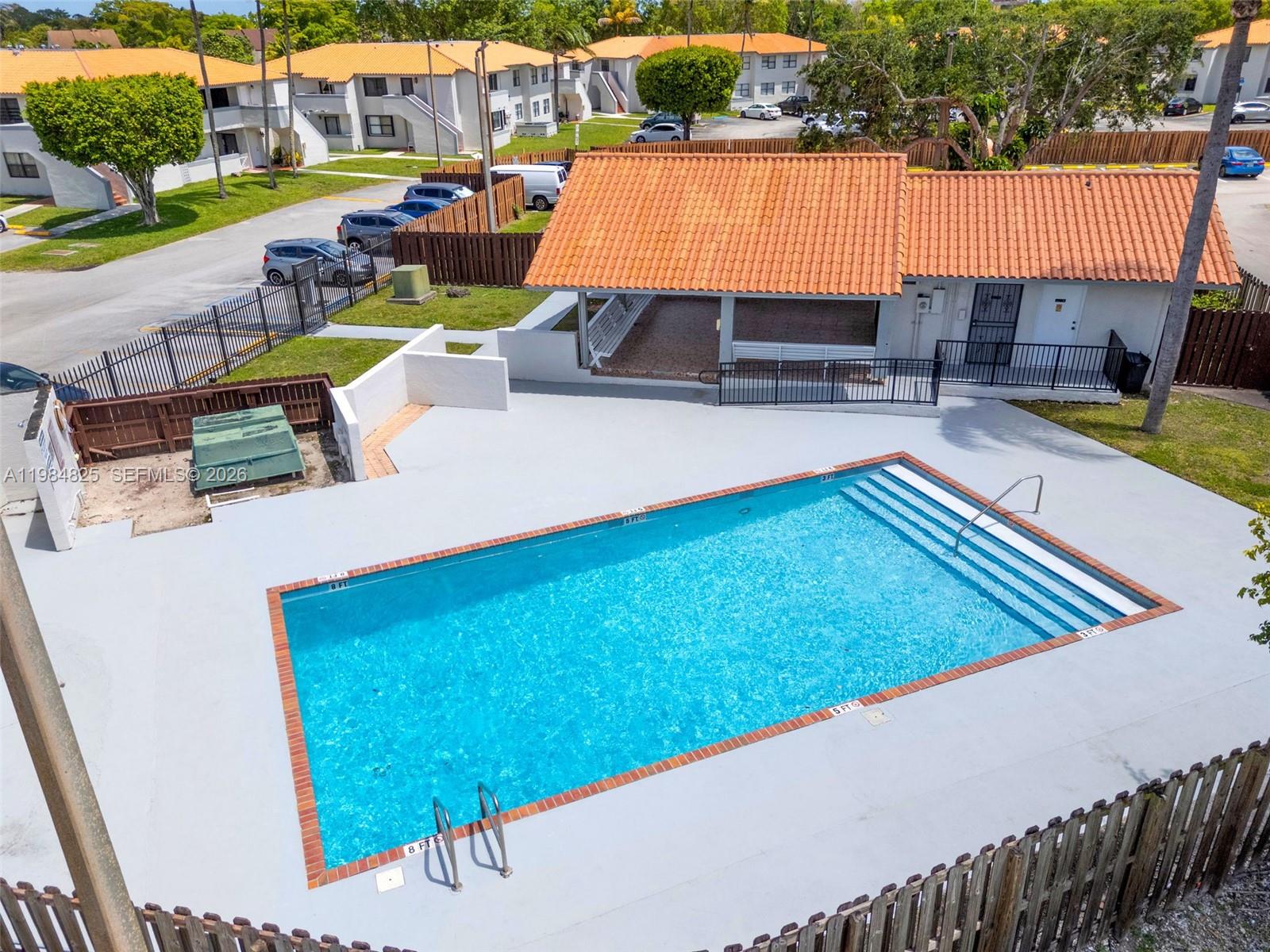 THE SEASONS VILLAS & THMS - Residential