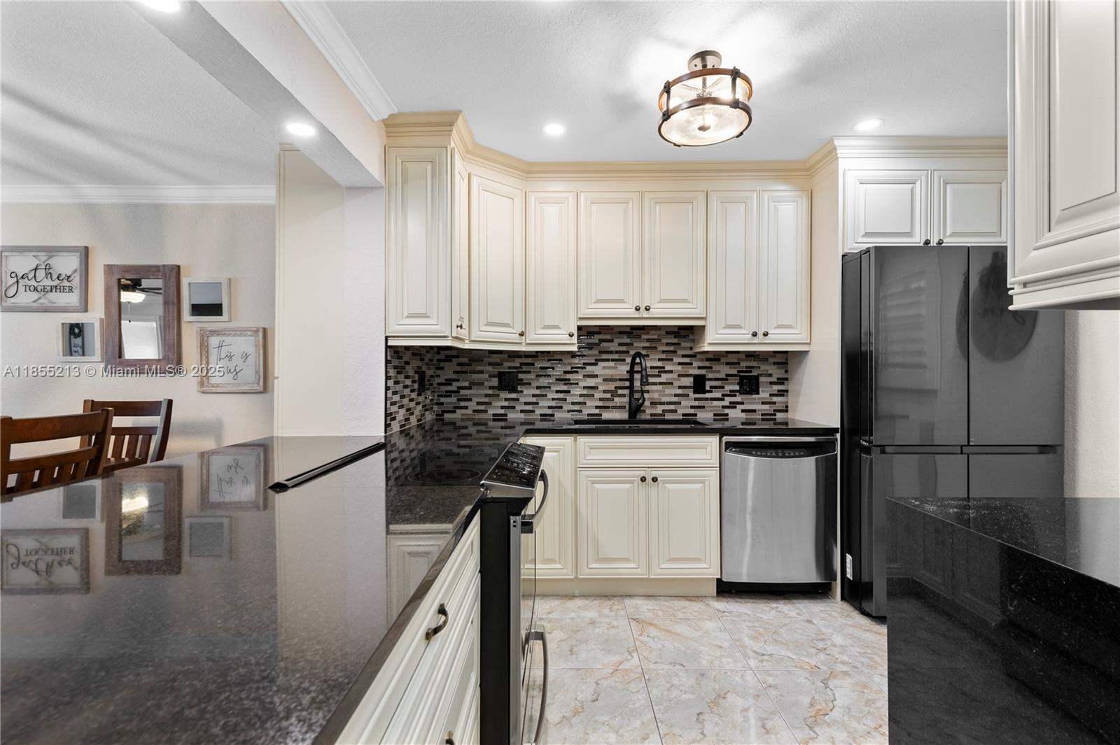 SECOND GULFSTREAM GARDEN - Residential