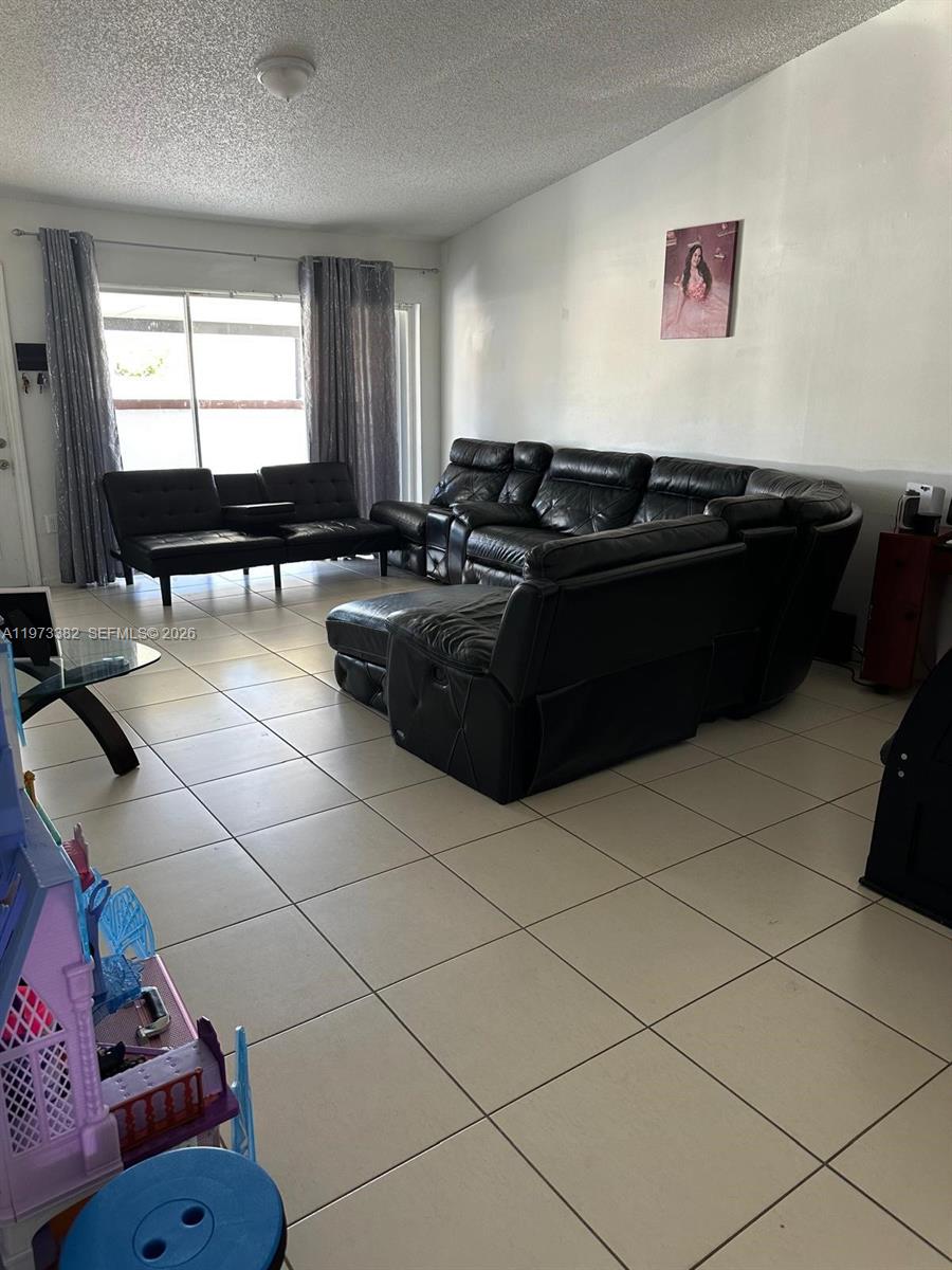 LESLIE PATIO HOMES SEC 4 - Residential