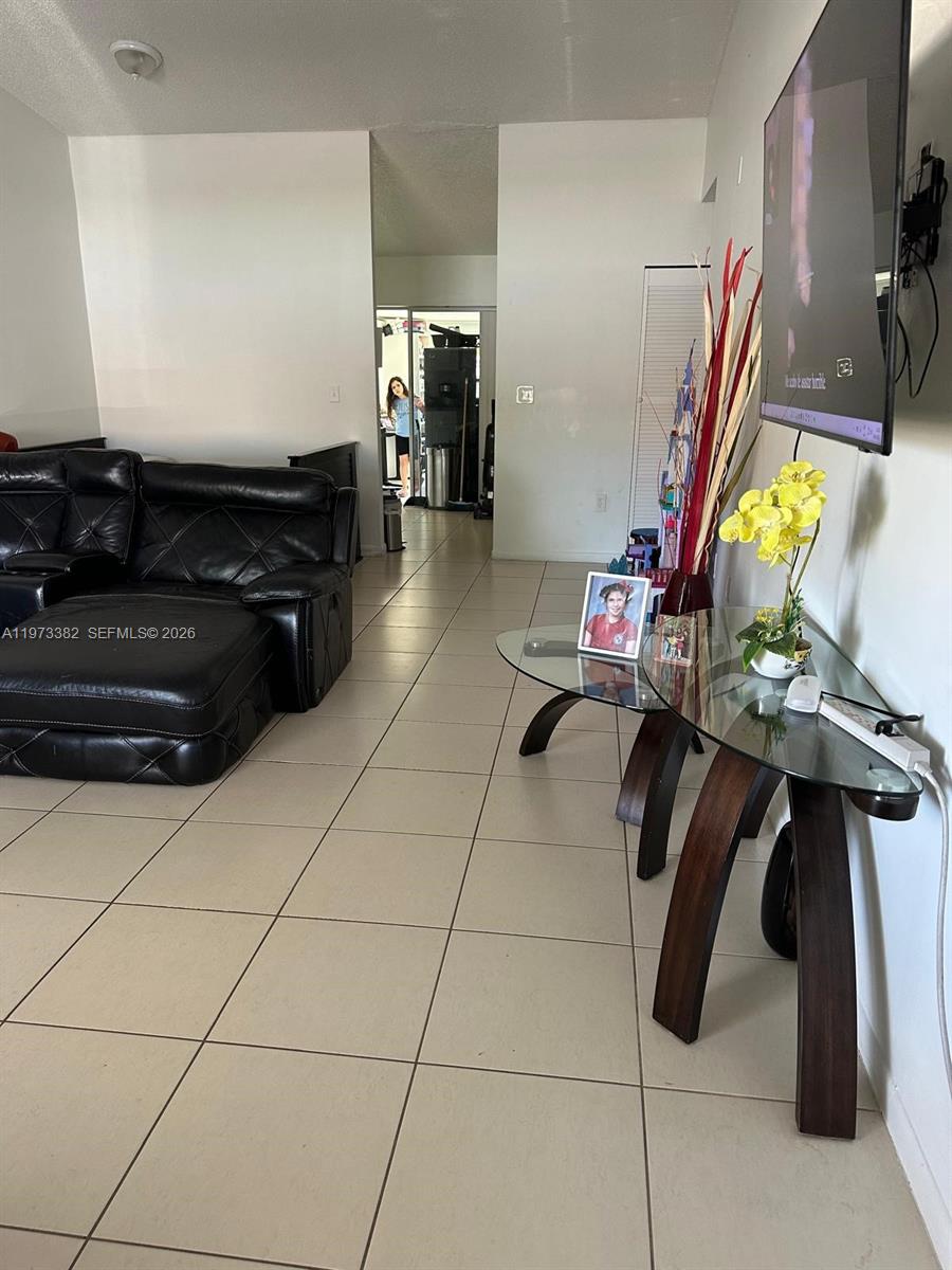 LESLIE PATIO HOMES SEC 4 - Residential