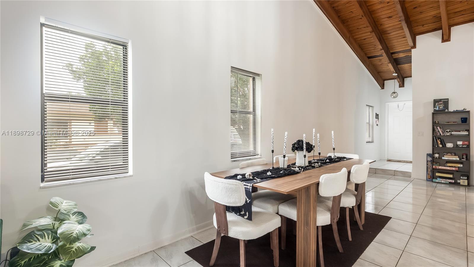 SUNRISE GOLF VILLAGE NORT - Residential