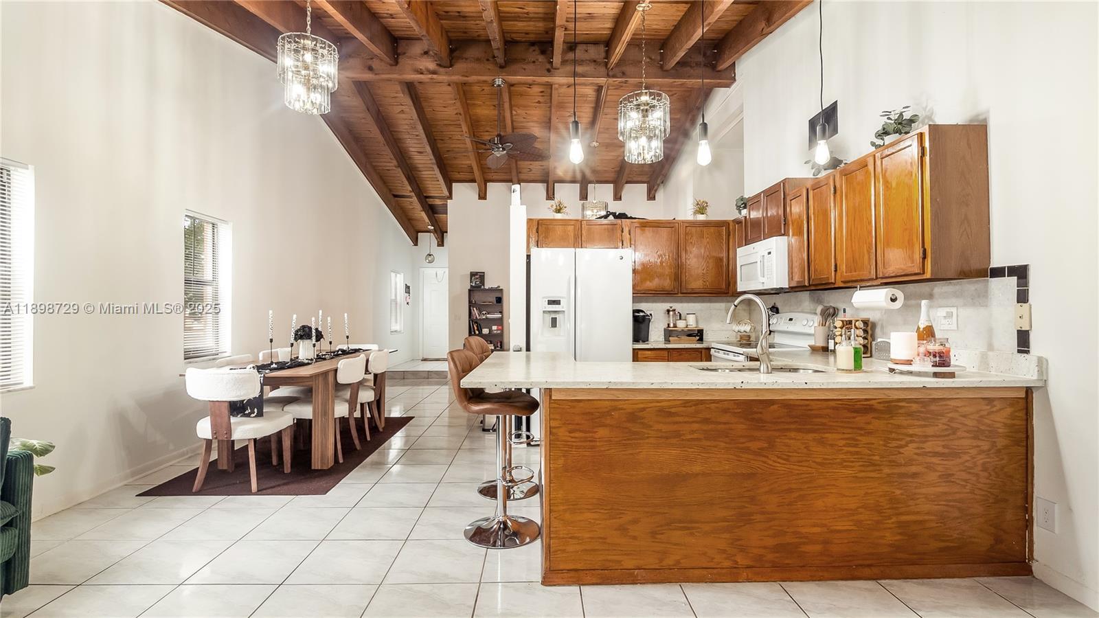 SUNRISE GOLF VILLAGE NORT - Residential