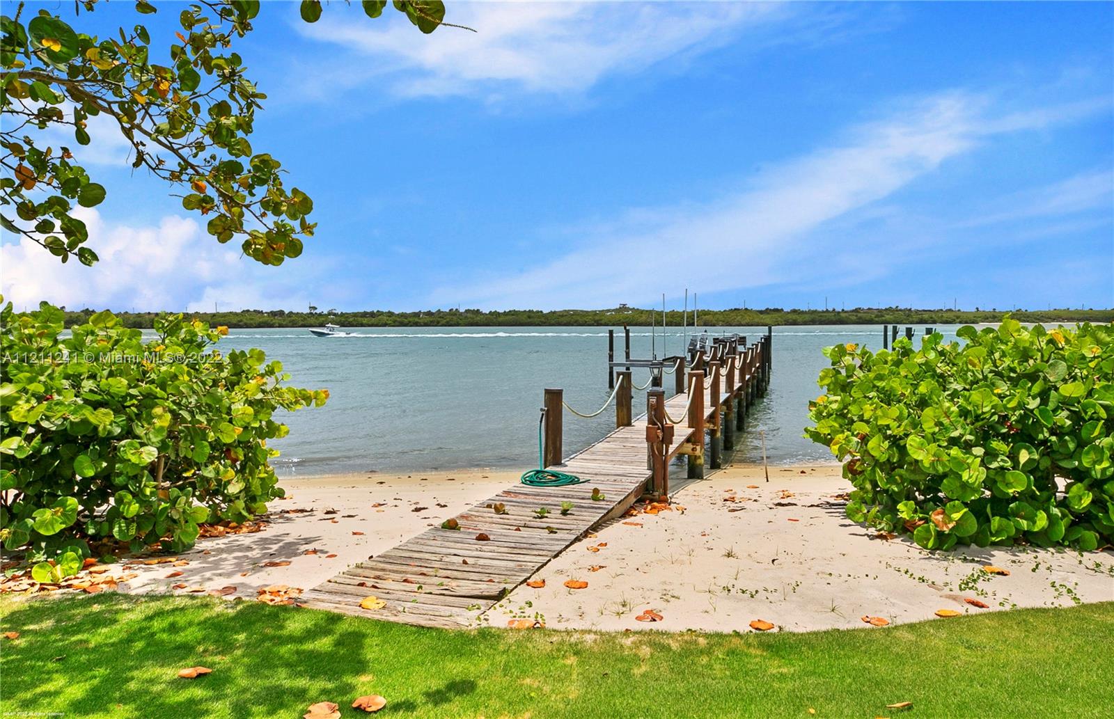 JUPITER ISLAND - Residential