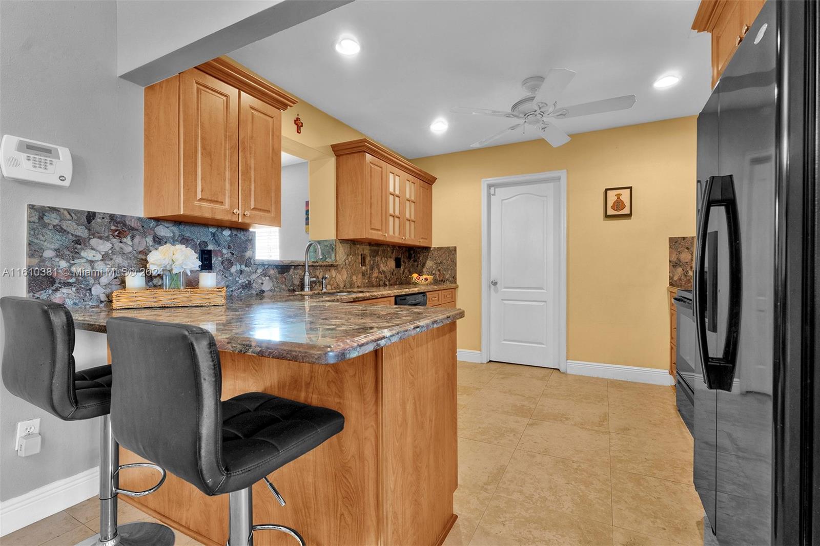 SNAPPER CREEK VILLAS - Residential