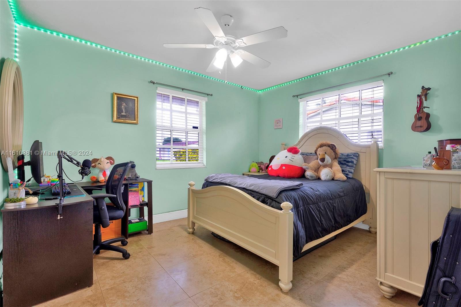 SNAPPER CREEK VILLAS - Residential